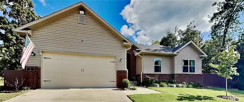 9 Blythe Cir, Bella Vista, AR 72714