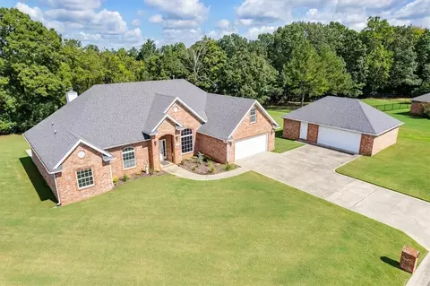 9196 Forest Hills Dr, Fayetteville, AR 72704
