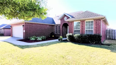 450 Torino Pl, Centerton, AR 72719