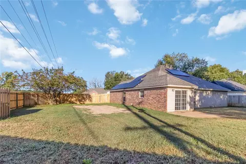 Exterior - 825 Crystal St, Lowell, AR 72745 photo 3 of 4