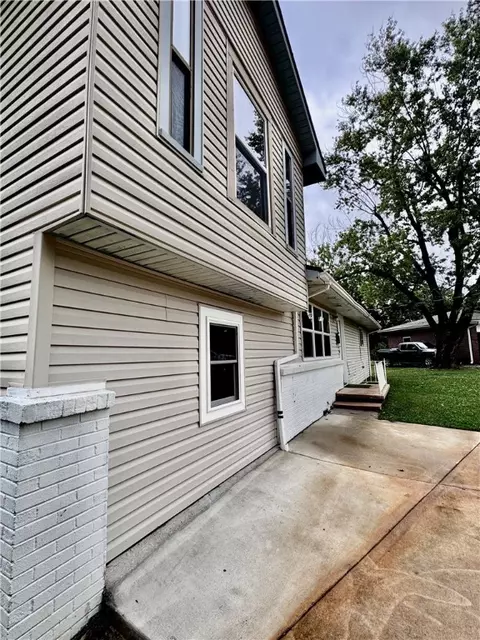 114 Bailey Ave, Springdale, AR 72764 photo 6