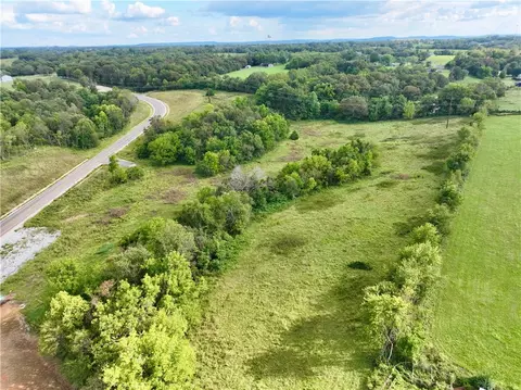 1145 Javello Rd, Tontitown, AR 72762