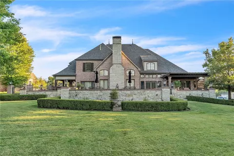 5498 Clear Creek Blvd, Fayetteville, AR 72704