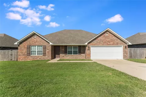 1017 Rachel St, Gentry, AR 72734