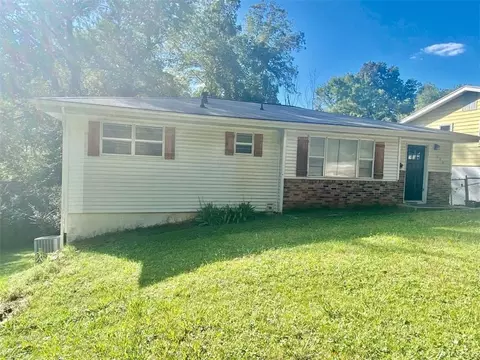 606 Spruce St, Harrison, AR 72601
