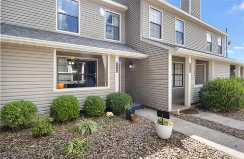304 Fairway Cir #B, Springdale, AR 72764