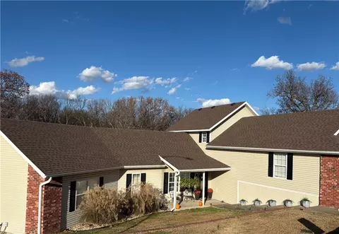730 N Walnut Ct, Siloam Springs, AR 72761