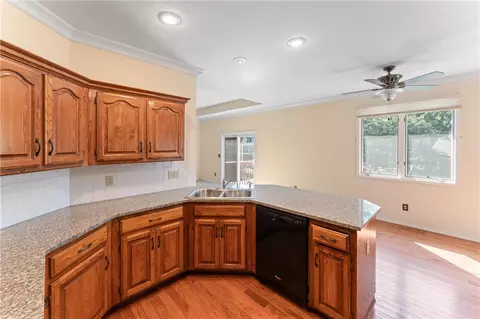 Kitchen - 1146 W Rockhill St, Springfield, MO 65810 photo 1 of 2