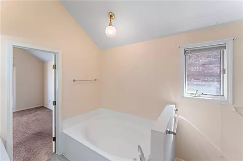 Bath - 1146 W Rockhill St, Springfield, MO 65810 photo 5 of 5