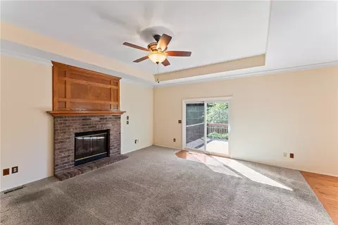 Living - 1146 W Rockhill St, Springfield, MO 65810 photo 3 of 4