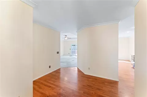 Entry Way - 1146 W Rockhill St, Springfield, MO 65810 photo 2 of 4