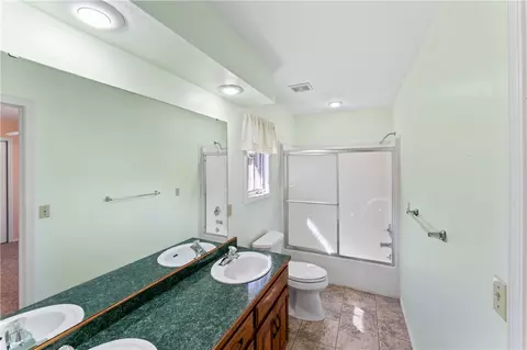 Bath - 1146 W Rockhill St, Springfield, MO 65810 photo 1 of 5