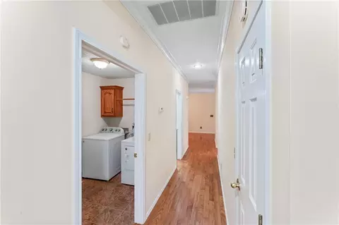 Entry Way - 1146 W Rockhill St, Springfield, MO 65810 photo 4 of 4