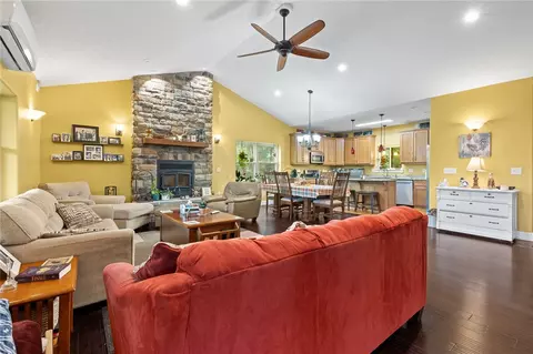 Living - Hc 73 Box 140, Dogpatch, AR 72648 photo 1 of 2