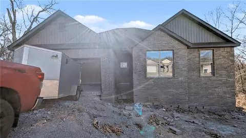 34 Queensferry Dr, Bella Vista, AR 72715