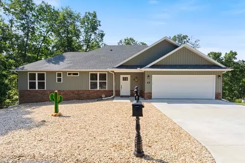 20 Carnahan Ln, Bella Vista, AR 72715