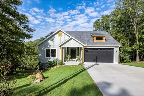 8 Sandon Ln, Bella Vista, AR 72715