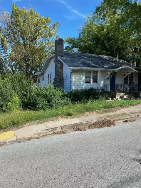 303 S Cherry St, Harrison, AR 72601