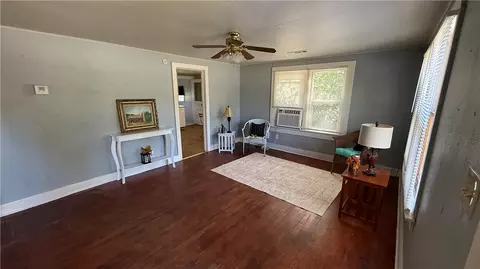 Living - 419 Center Ave, Harrison, AR 72601 photo 2 of 2
