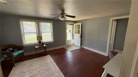 Living - 419 Center Ave, Harrison, AR 72601 photo 1 of 2