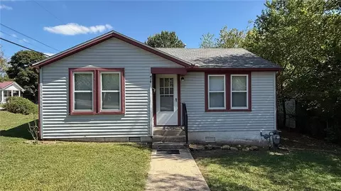 Exterior - 419 Center Ave, Harrison, AR 72601 photo 2 of 5