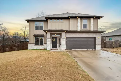 201 Trimble Ln, Pea Ridge, AR 72751