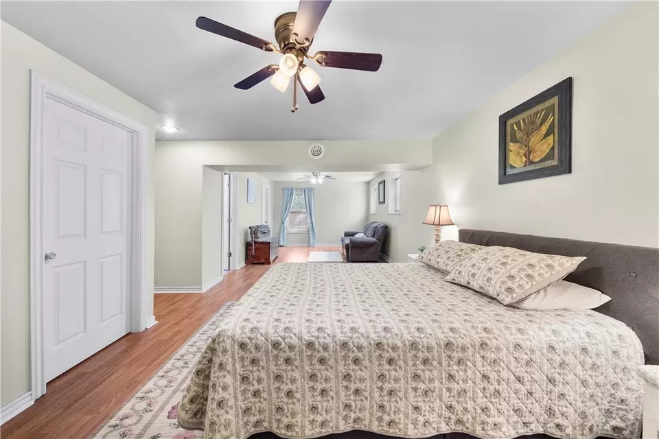 Bedroom - 1321 Quail Run Cir, Bentonville, AR 72712 photo 6 of 8