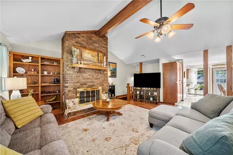 Living - 1321 Quail Run Cir, Bentonville, AR 72712 photo 1 of 2