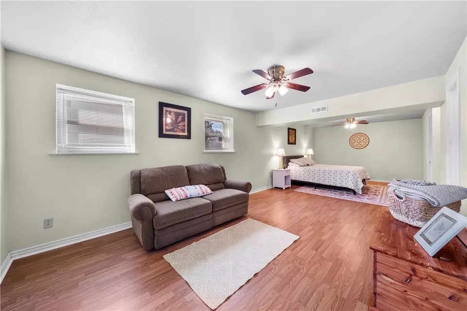Bedroom - 1321 Quail Run Cir, Bentonville, AR 72712 photo 7 of 8