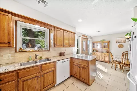 Kitchen - 1321 Quail Run Cir, Bentonville, AR 72712 photo 1 of 4