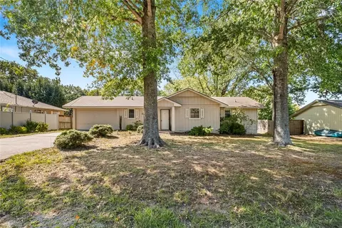 6 Cowgur Ln, Bella Vista, AR 72715