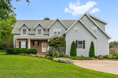 2235 S Dixieland Rd, Rogers, AR 72758