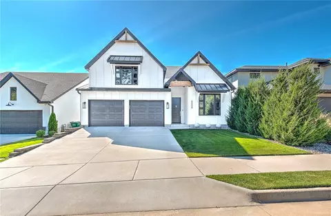 8008 W Kettering Ct, Rogers, AR 72758
