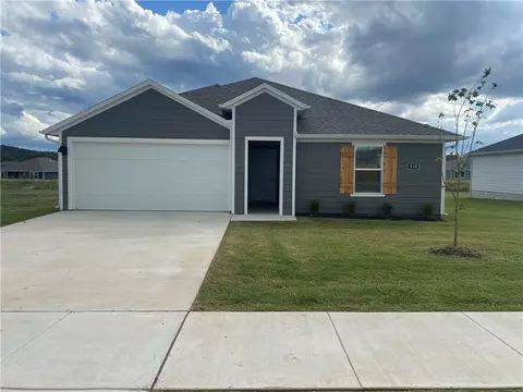 950 Rently St, Prairie Grove, AR 72753