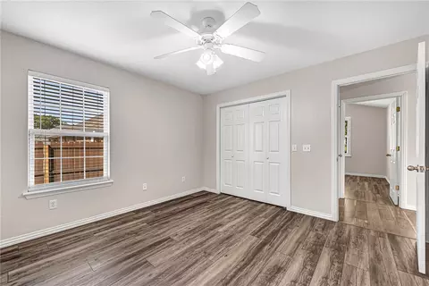 Bedroom - 107 Fox Run, Centerton, AR 72719 photo 3 of 4