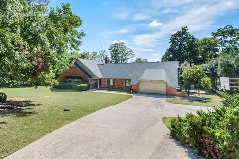 2725 Hyland Park Rd, Fayetteville, AR 72701