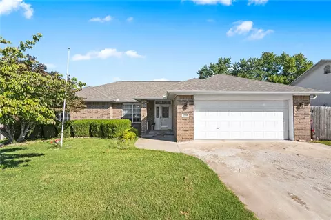 1009 E Linden St, Rogers, AR 72756