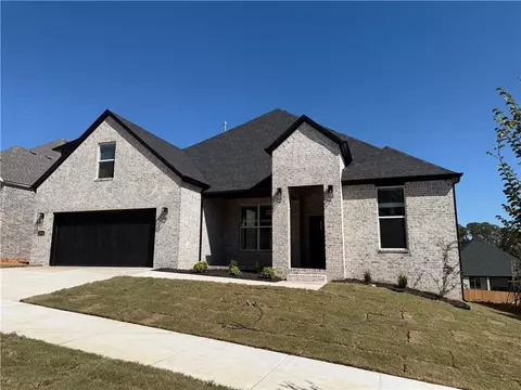2834 N Grey Squirrel Dr, Fayetteville, AR 72704
