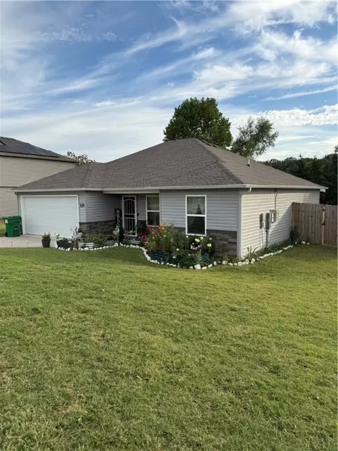 130 Cooper St, Huntsville, AR 72740