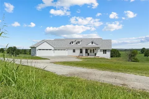 10836 Hill Country Rd, Harrison, AR 72601