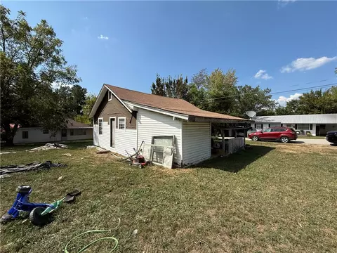 111 S Spring St, Marshall, AR 72650 photo 4