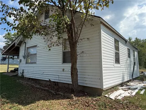 111 S Spring St, Marshall, AR 72650 photo 2