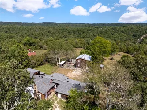 561 County Road 302, Eureka Springs, AR 72632