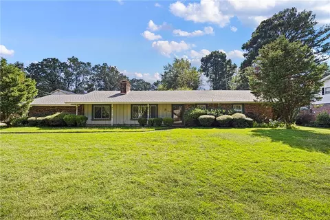 1809 Bradley Ln, Russellville, AR 72801
