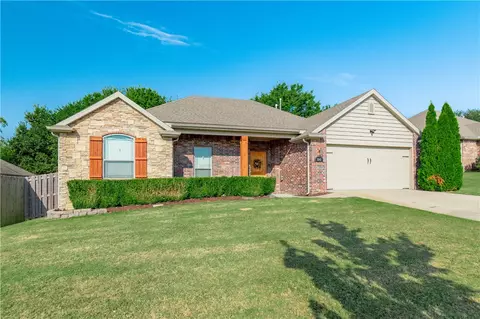 3243 N Raven Ln, Fayetteville, AR 72704