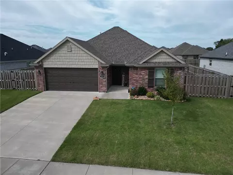 275 S Nightfall Ave, Farmington, AR 72730