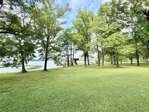 204 E Shore Dr, Russellville, AR 72802