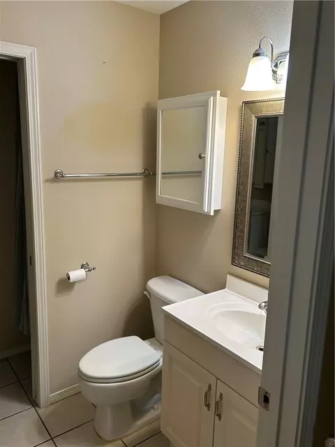 Bath - 1615 Spring Rd #14, Harrison, AR 72601 photo 3 of 5