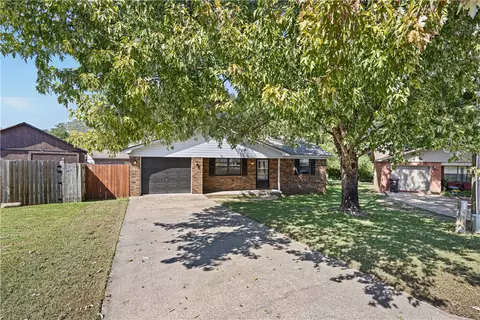 27 Hamco Cir, Russellville, AR 72802