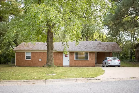 2205 Cottonwood Pl, Springdale, AR 72762